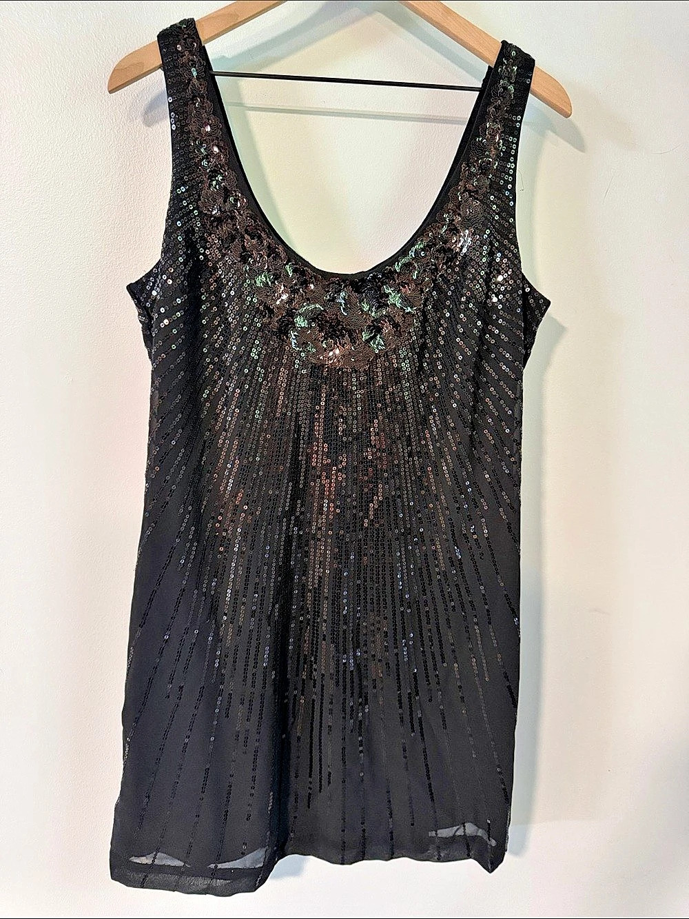 White House Black Market Sequin Mini Dress in Black Size 14 Like New LBD